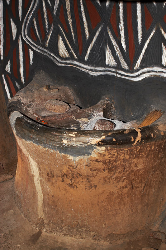 312   Part from the kitchen of the Sirigu